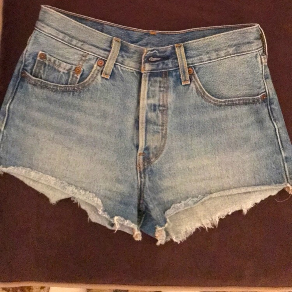 NWOT Levi’s Jean shorts
